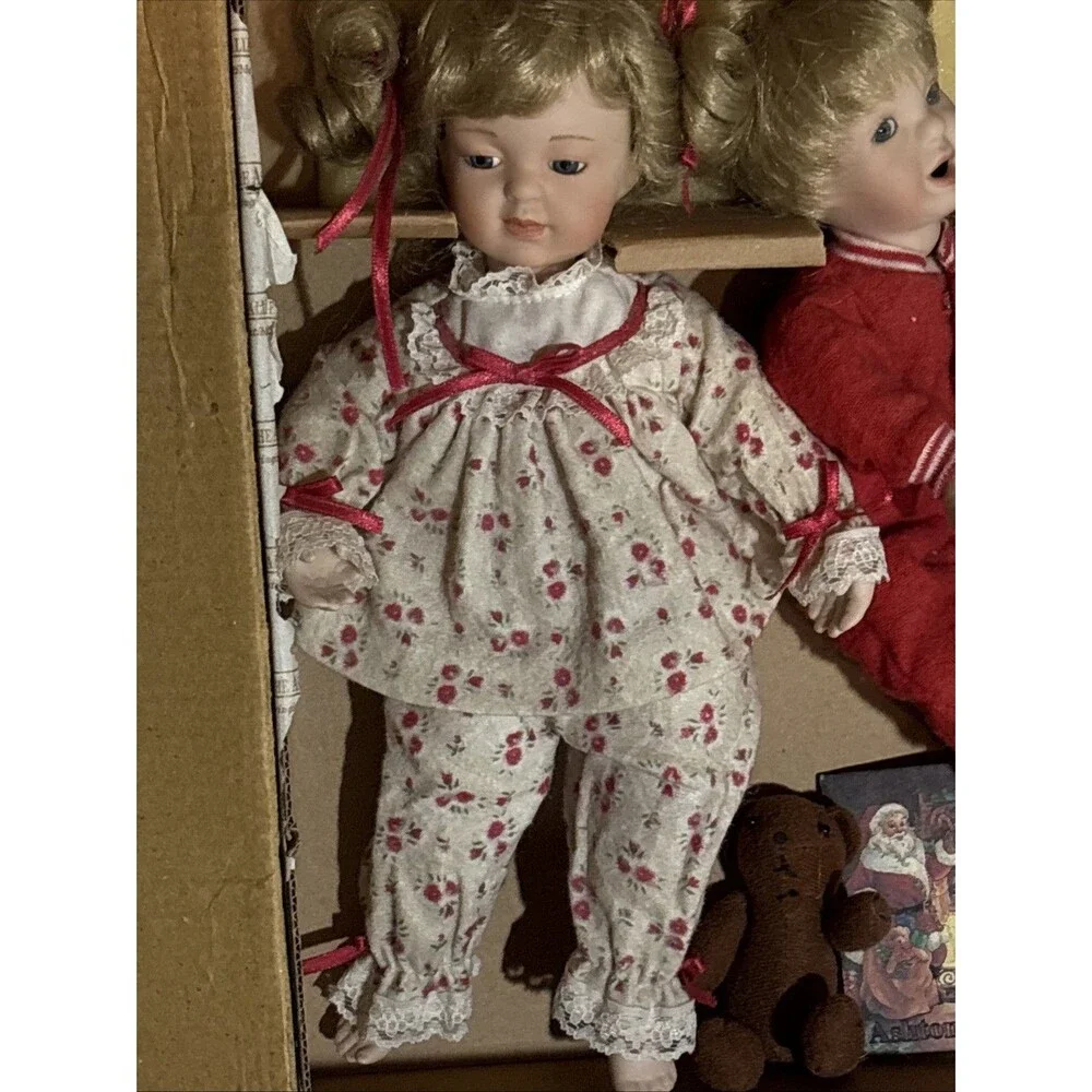 Ashton Drake Galleries “Tell Me The Christmas Story” 2 DOLLS Pajamas Girl Boy